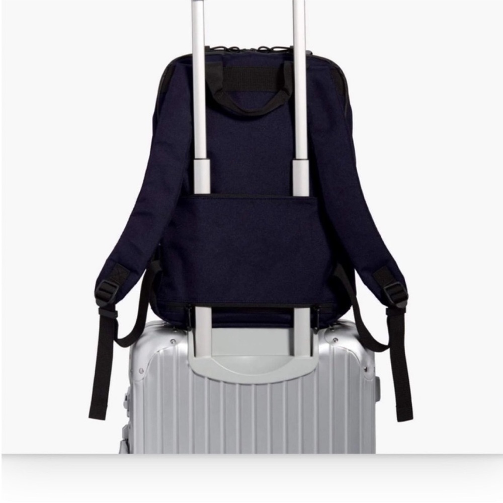 NEW LO & SONS Hanover 2 Travel Backpack in Blue - Lightweight W/ Stash Pockets - Picture 7 of 16